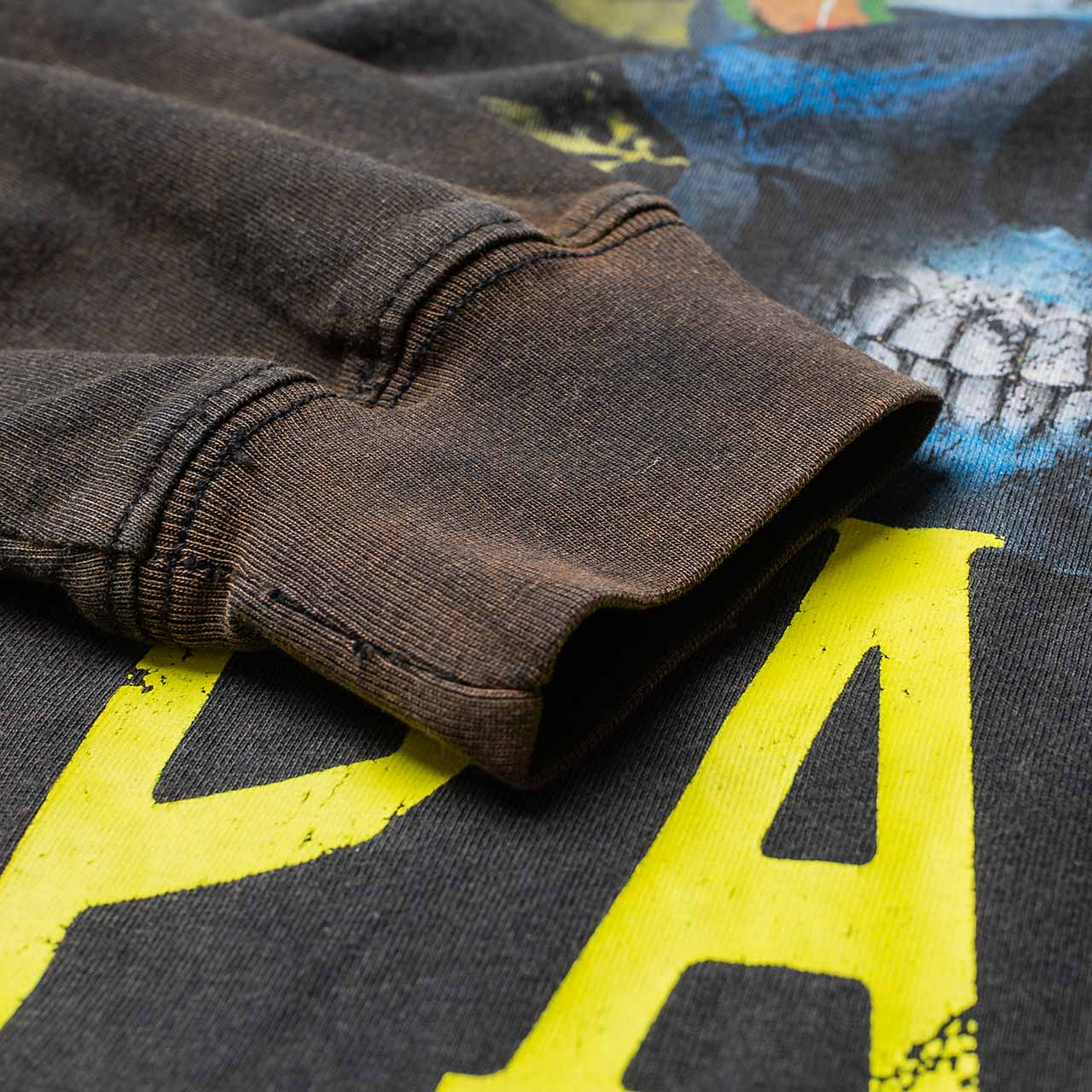 perks and mini on your mind l/s t-shirt (black) - 1362-b - a.plus - Image - 5