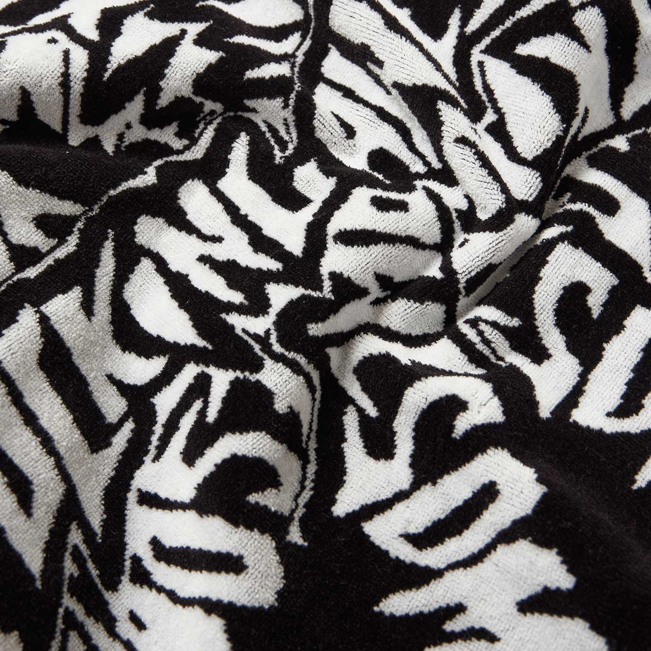 fucking awesome three spiral beach towel (black) p708549-001SPONESIZE