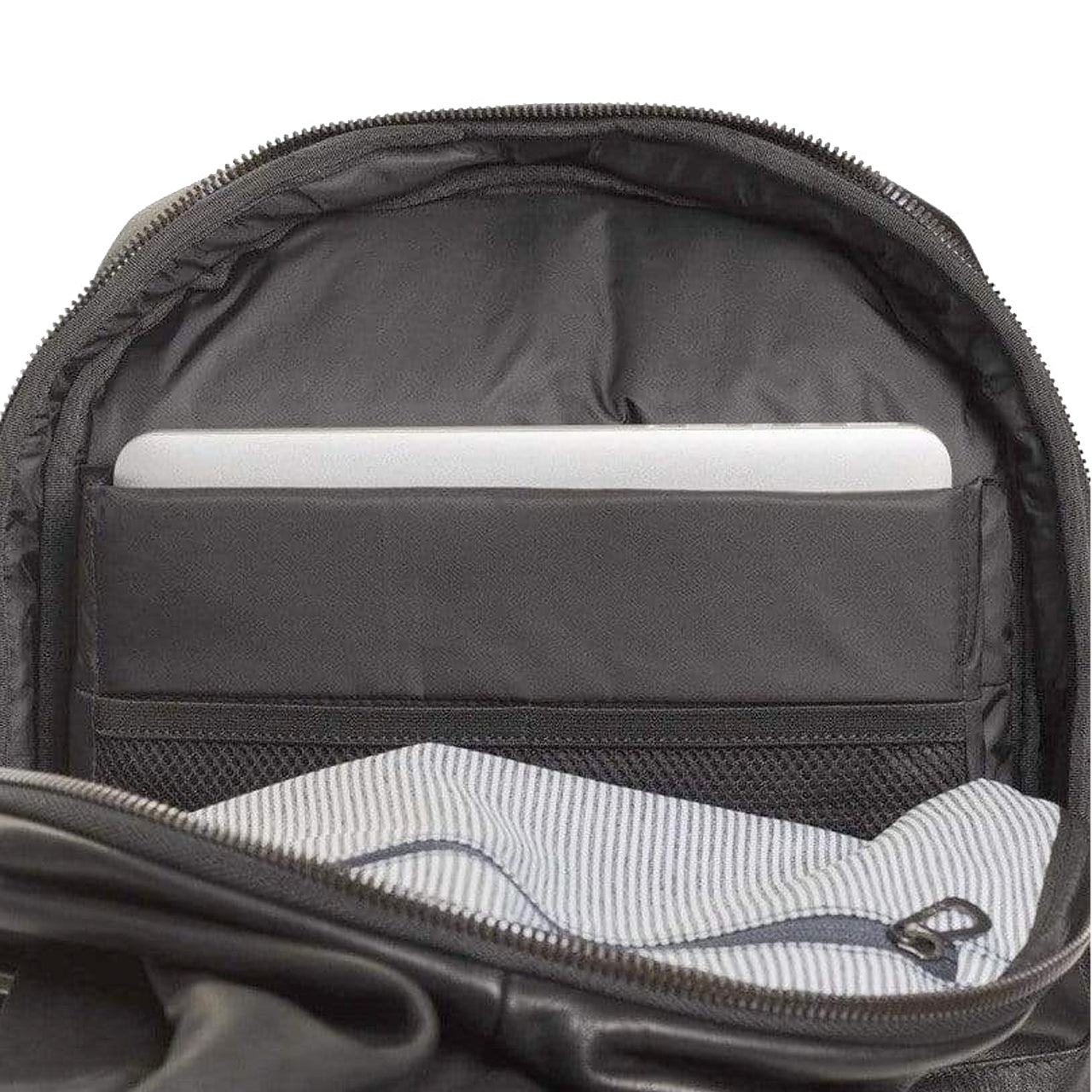 côte&ciel isar medium alias backpack (black) - a.plus