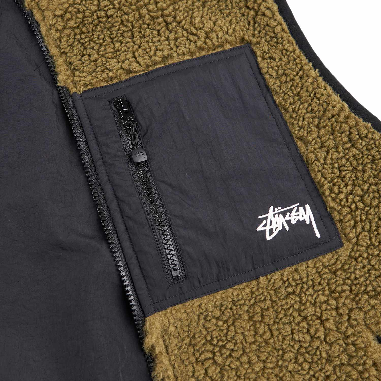 stüssy sherpa reversible vest (olive) - a.plus