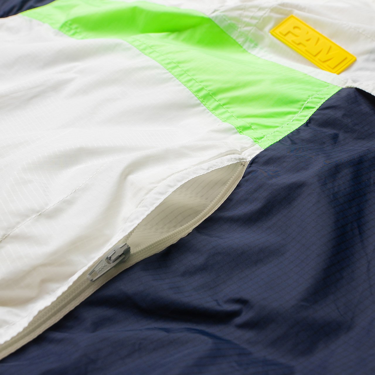 perks and mini time folds track pullover (white) - 39076-wng - a.plus - Image - 6