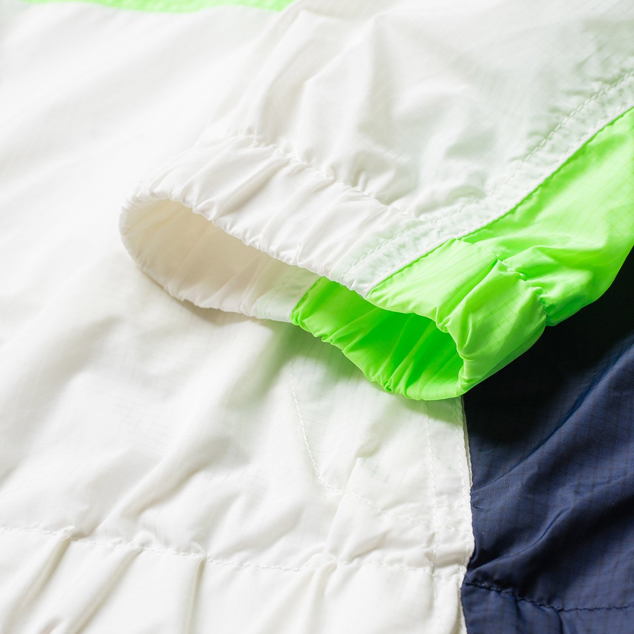 perks and mini time folds track pullover (white) - 39076-wng - a.plus - Image - 9