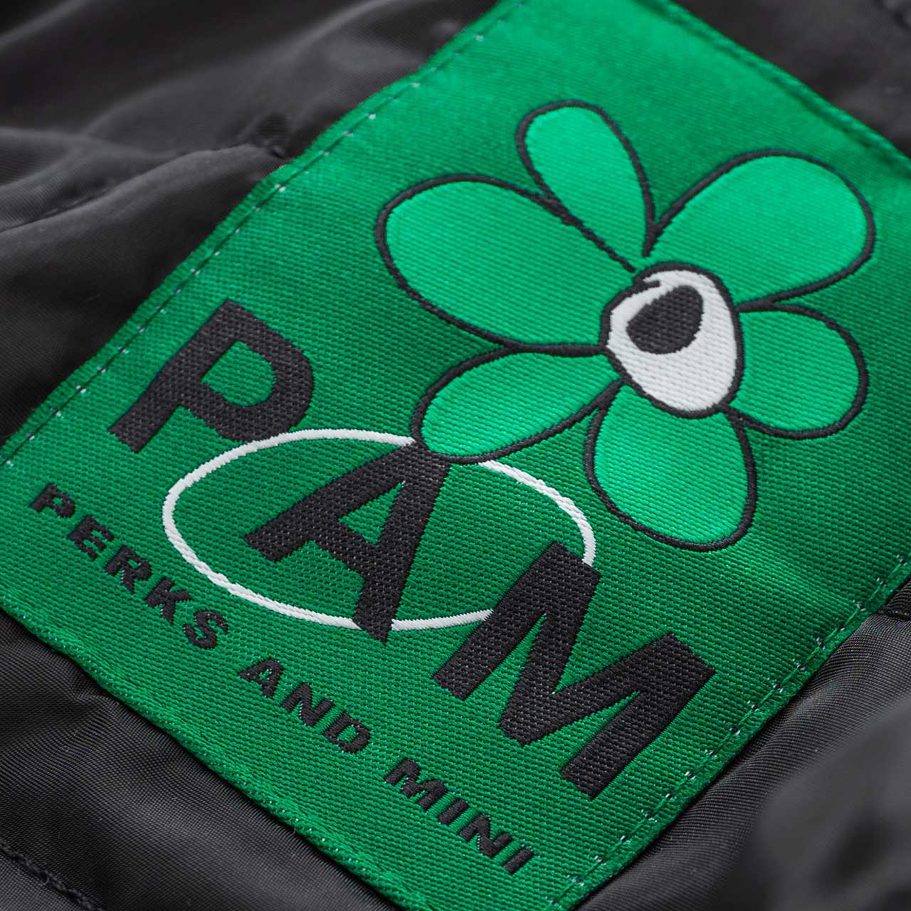 perks and mini emerging gestures bomber (black) - 39101-b - a.plus - Image - 3