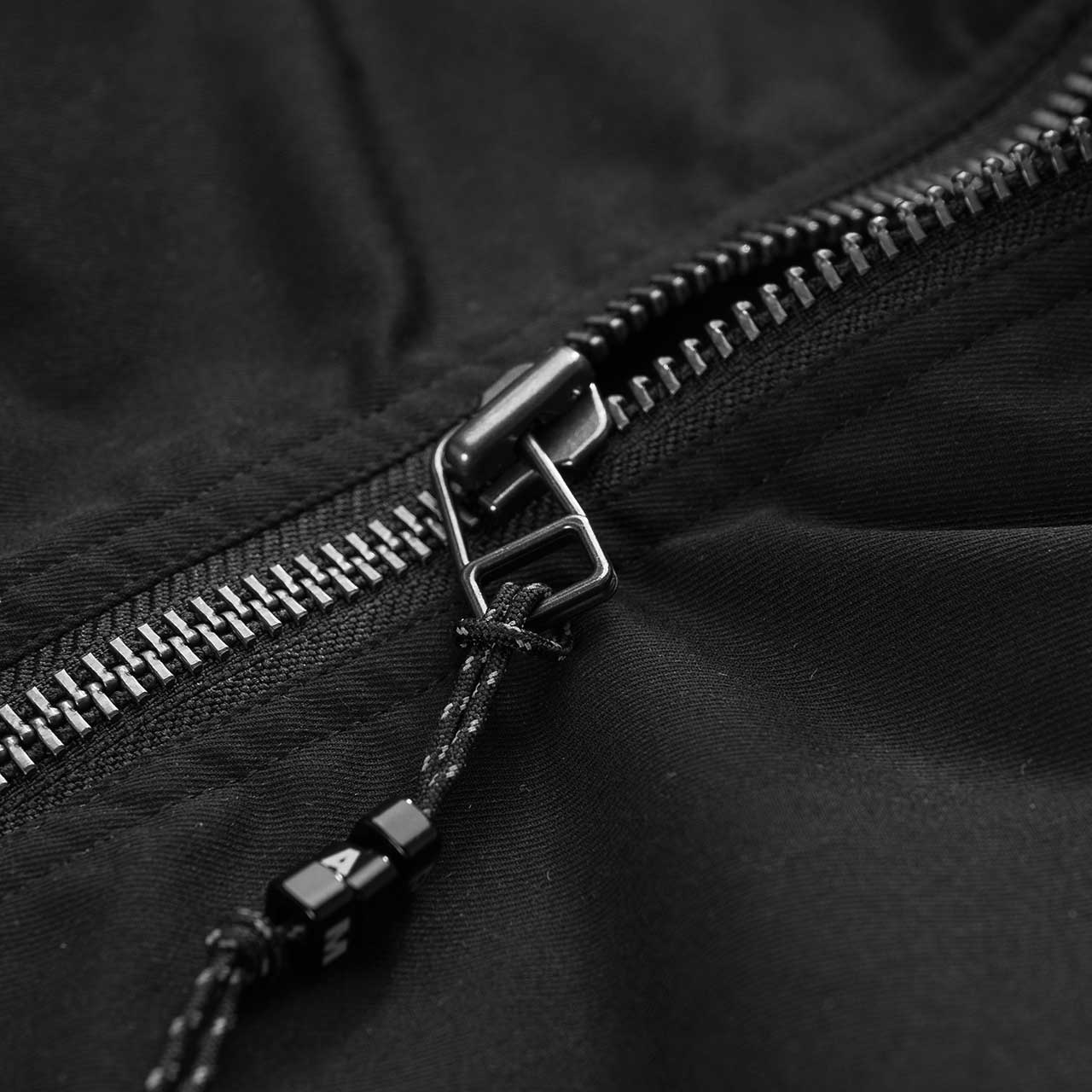 perks and mini emerging gestures bomber (black) - 39101-b - a.plus - Image - 6