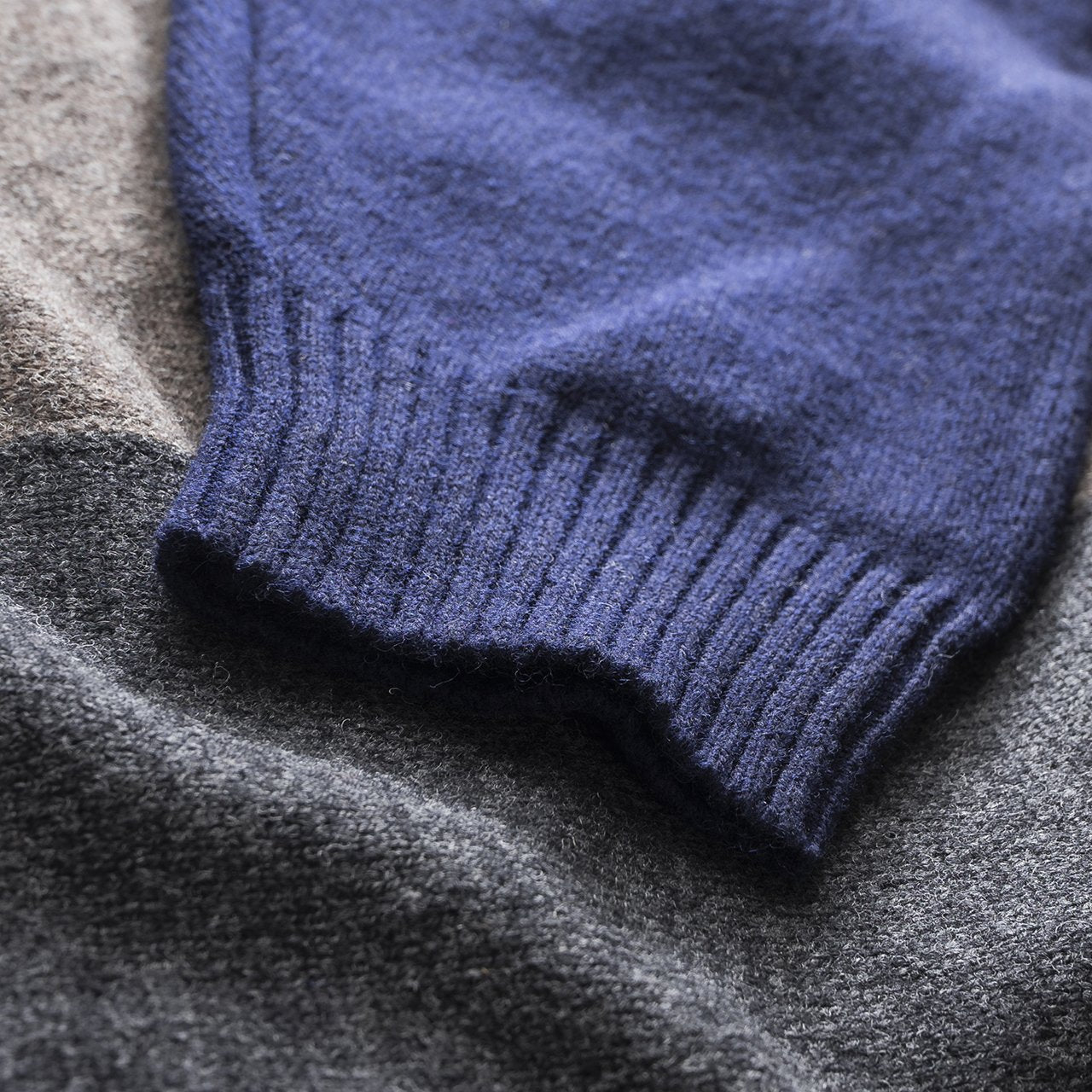 undercover undercover turtleneck sweater (charcoal)