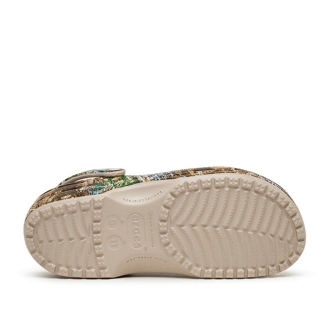 crocs crocs x thisisneverthat x realtree classic clogs