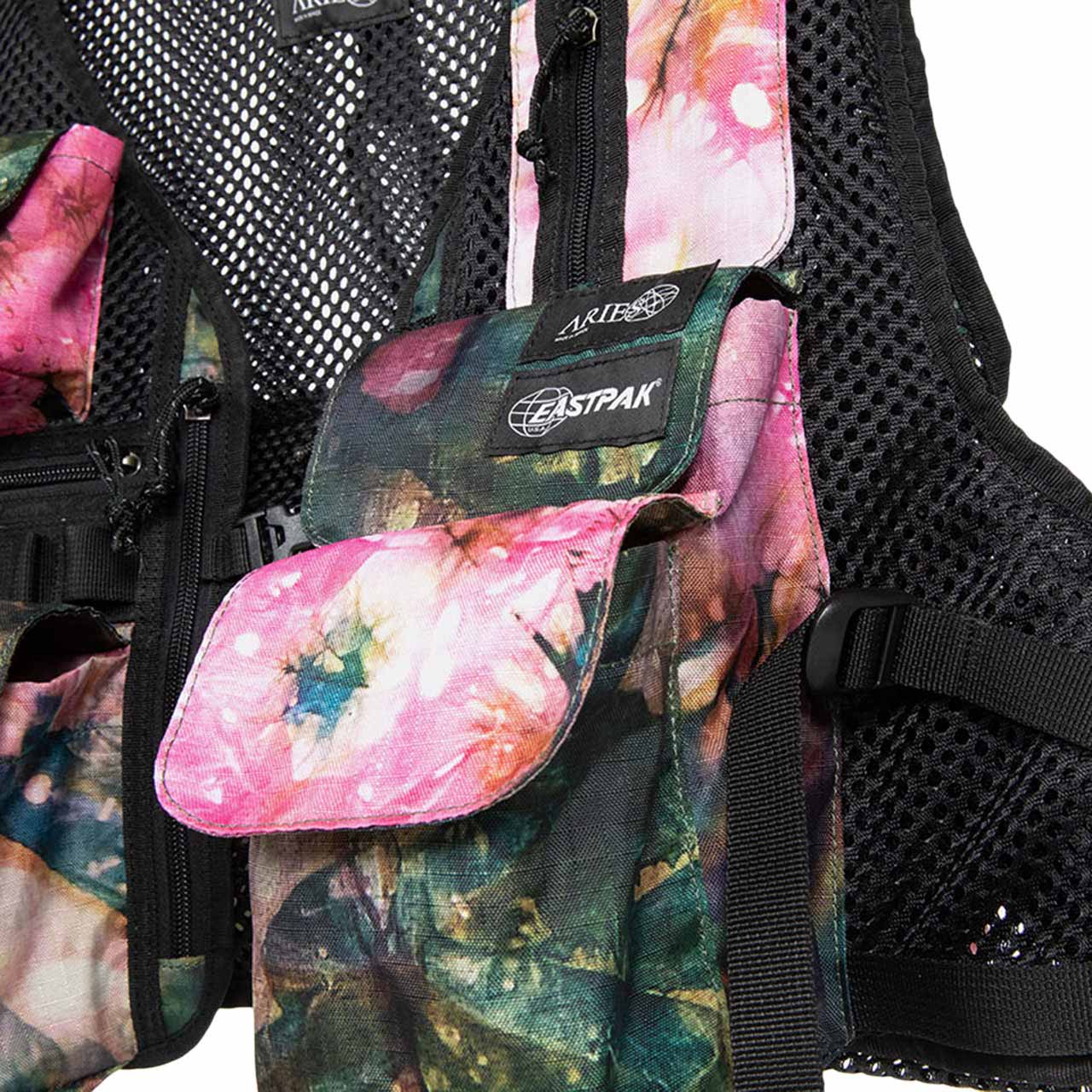 eastpak eastpak x aries vest bag (black / multi) EK0A5B9NN101