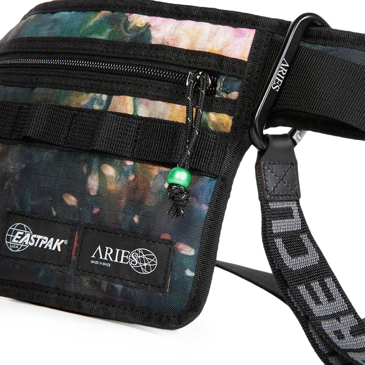 eastpak eastpak x aries talky bag (black / multi) EK0A5B9ON101