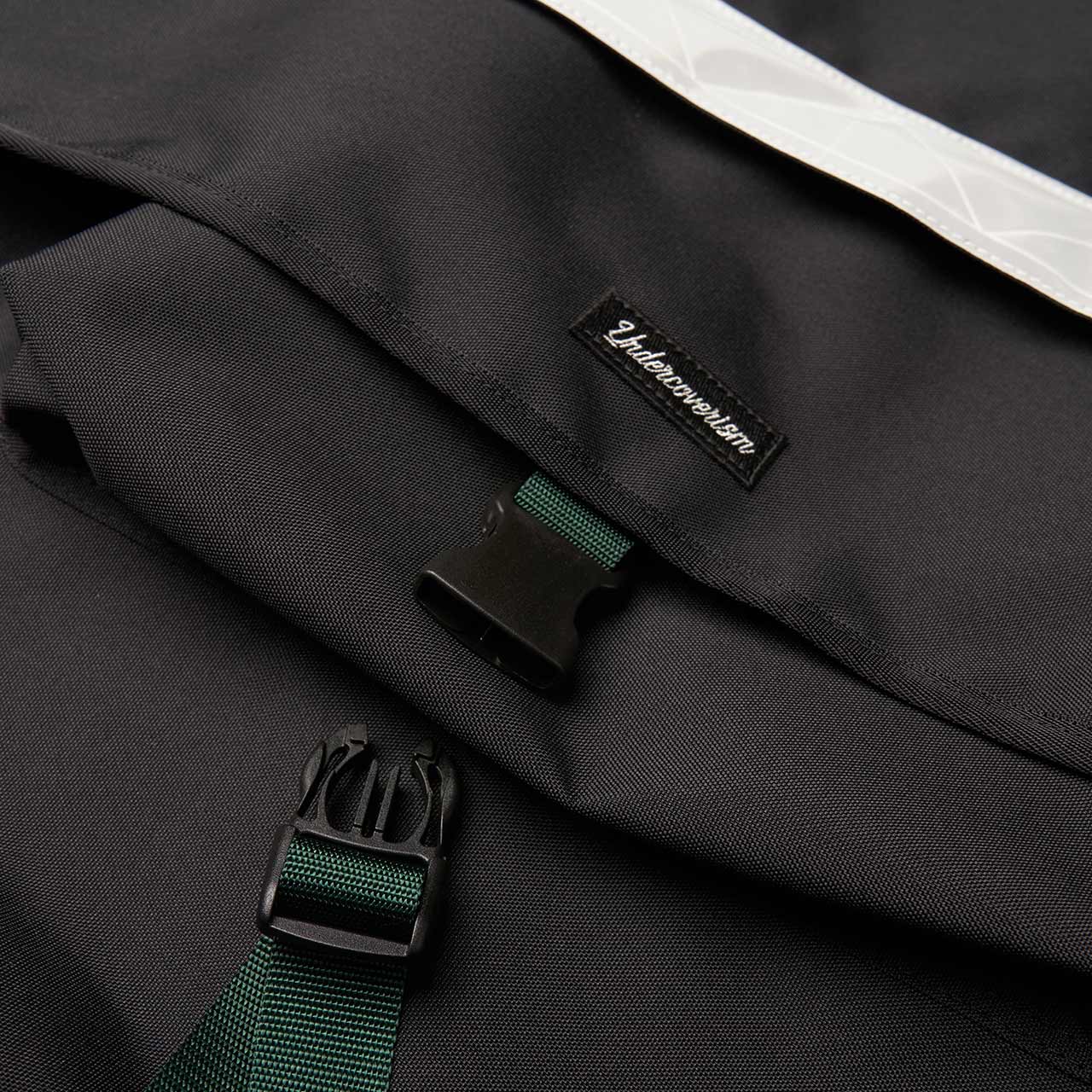 undercover undercover reflective strap bag (black) UI1B4B01
