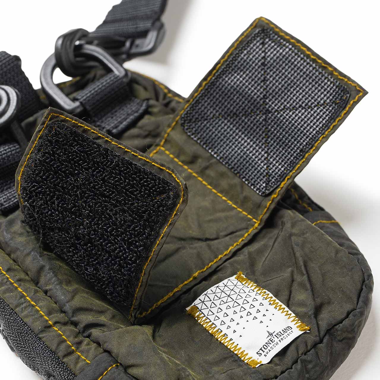 stone island shadow project compact pouch (olive / black) - 721990420.v0054 - a.plus - Image - 5