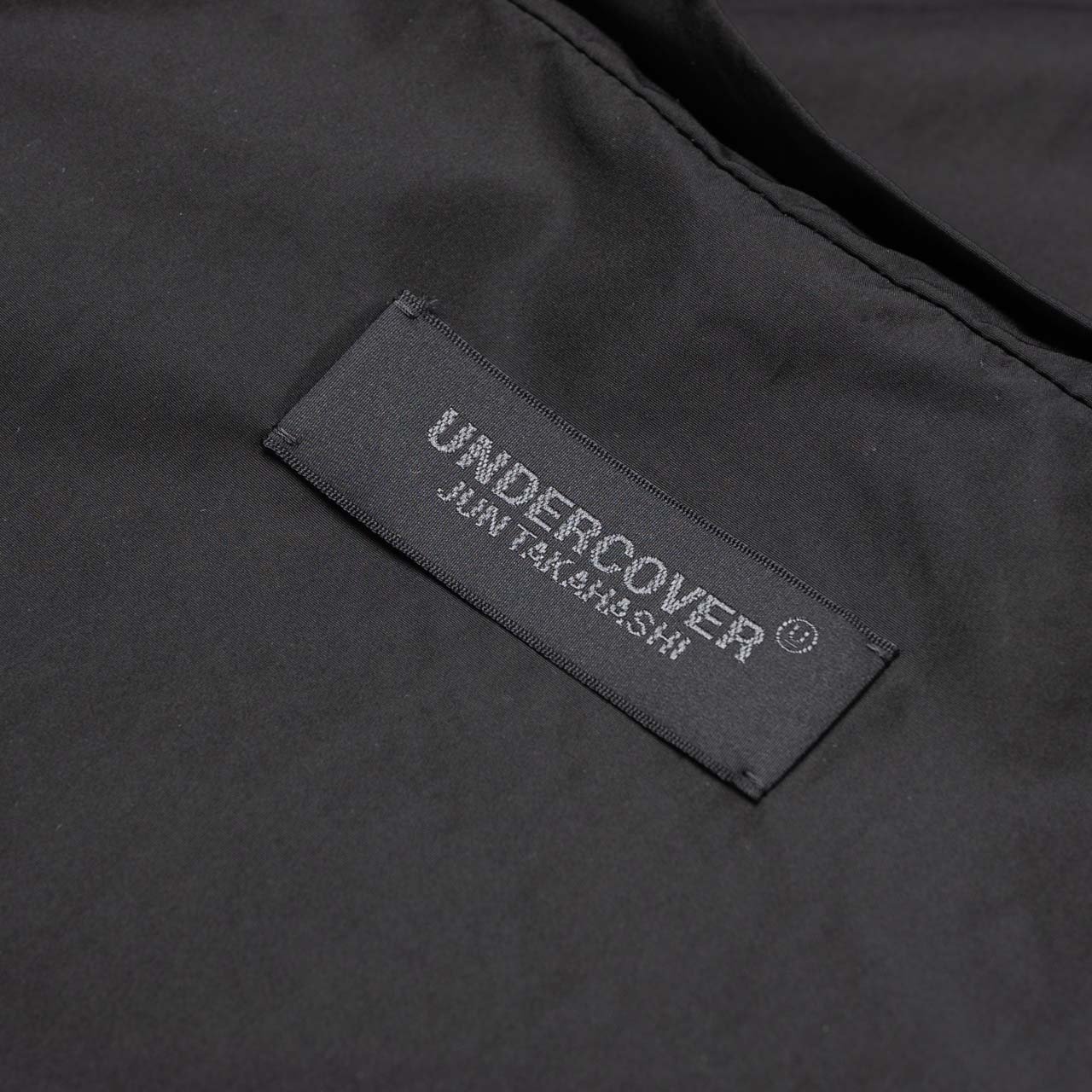 undercover undercover sten collar coat (black)
